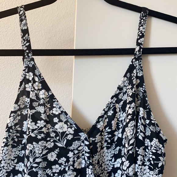 Hollister floral wrap dress - size S - Picture 4 of 4